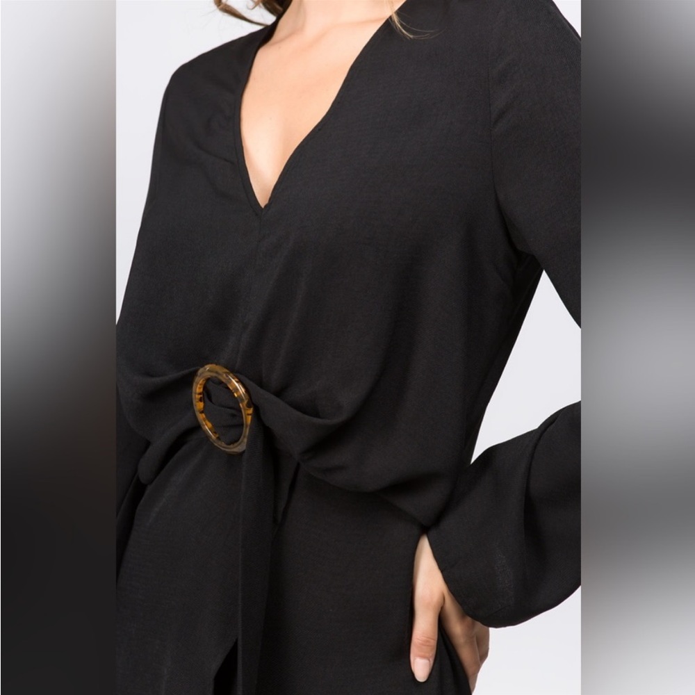 TOPSHOP | LONG SLEEVE FAUX WRAP DRESS W/TORTOISE BUCKLE | BLACK | SIZE 6